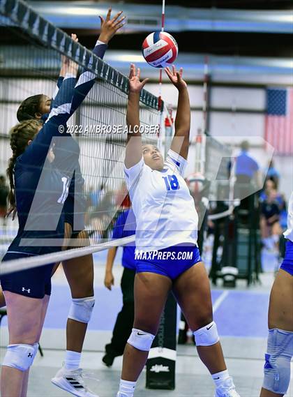 Thumbnail 3 in Episcopal vs. Concordia Lutheran (Houston Open Tournament) photogallery.
