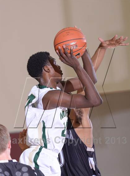 Thumbnail 2 in Palos Verdes Peninsula vs. Moreau Catholic (MaxPreps Holiday Classic) photogallery.