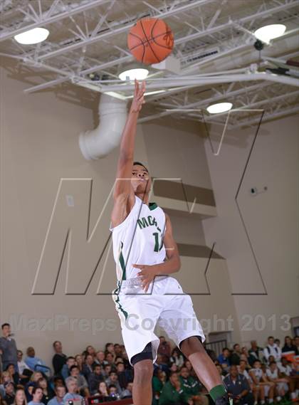Thumbnail 3 in Palos Verdes Peninsula vs. Moreau Catholic (MaxPreps Holiday Classic) photogallery.