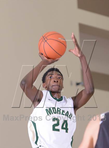 Thumbnail 1 in Palos Verdes Peninsula vs. Moreau Catholic (MaxPreps Holiday Classic) photogallery.