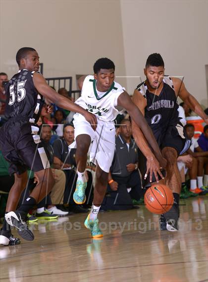 Thumbnail 2 in Palos Verdes Peninsula vs. Moreau Catholic (MaxPreps Holiday Classic) photogallery.