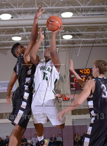 Thumbnail 2 in Palos Verdes Peninsula vs. Moreau Catholic (MaxPreps Holiday Classic) photogallery.