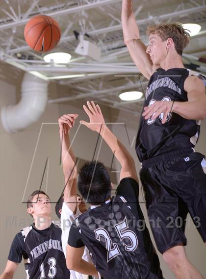Thumbnail 3 in Palos Verdes Peninsula vs. Moreau Catholic (MaxPreps Holiday Classic) photogallery.