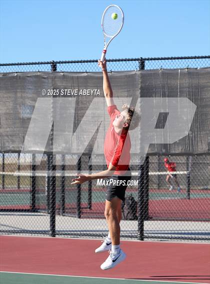 Thumbnail 3 in Fossil Ridge @ Regis Jesuit (CHSAA 5A Boys Dual Team Semifinals) photogallery.