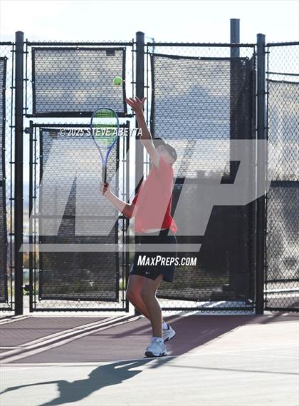 Thumbnail 2 in Fossil Ridge @ Regis Jesuit (CHSAA 5A Boys Dual Team Semifinals) photogallery.