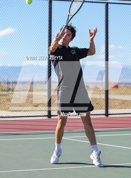 Thumbnail 1 in Fossil Ridge @ Regis Jesuit (CHSAA 5A Boys Dual Team Semifinals) photogallery.