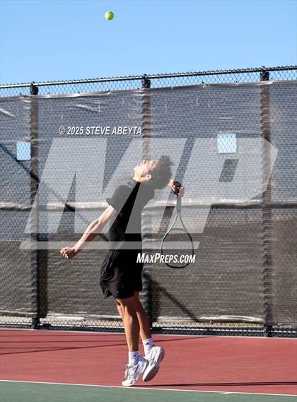 Thumbnail 1 in Fossil Ridge @ Regis Jesuit (CHSAA 5A Boys Dual Team Semifinals) photogallery.