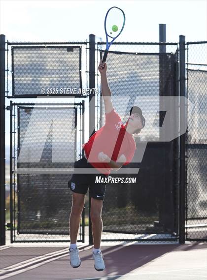 Thumbnail 3 in Fossil Ridge @ Regis Jesuit (CHSAA 5A Boys Dual Team Semifinals) photogallery.