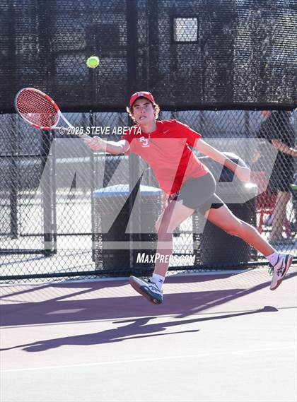Thumbnail 1 in Fossil Ridge @ Regis Jesuit (CHSAA 5A Boys Dual Team Semifinals) photogallery.