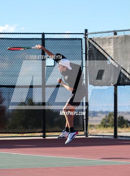 Thumbnail 3 in Fossil Ridge @ Regis Jesuit (CHSAA 5A Boys Dual Team Semifinals) photogallery.