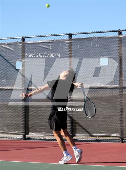 Thumbnail 1 in Fossil Ridge @ Regis Jesuit (CHSAA 5A Boys Dual Team Semifinals) photogallery.
