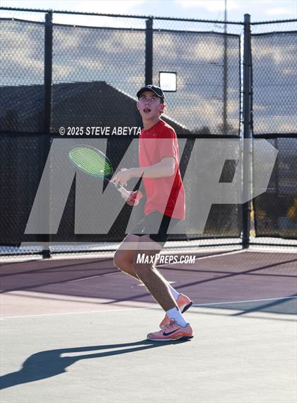 Thumbnail 1 in Fossil Ridge @ Regis Jesuit (CHSAA 5A Boys Dual Team Semifinals) photogallery.