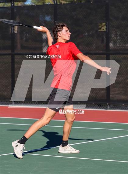 Thumbnail 3 in Fossil Ridge @ Regis Jesuit (CHSAA 5A Boys Dual Team Semifinals) photogallery.