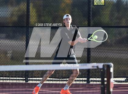 Thumbnail 1 in Fossil Ridge @ Regis Jesuit (CHSAA 5A Boys Dual Team Semifinals) photogallery.