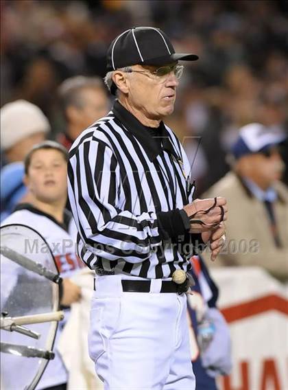 Thumbnail 1 in Tesoro vs Poly (CIF SS PAC-5 Championship) photogallery.