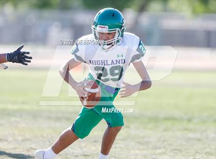 Thumbnail 3 in Highland @ East Bakersfield photogallery.