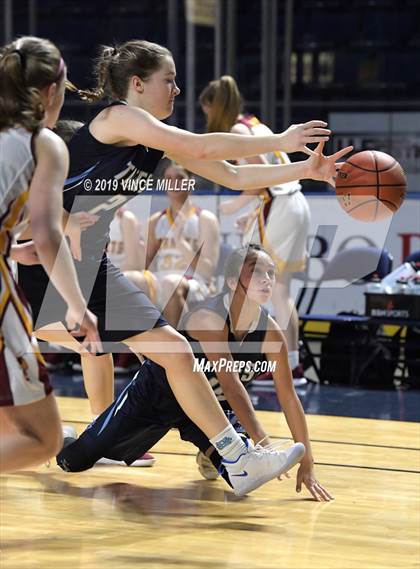 Thumbnail 3 in Gig Harbor vs. White River photogallery.