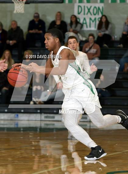 Thumbnail 2 in Sonoma Valley vs. Dixon (Ram Jam Winter Classic) photogallery.