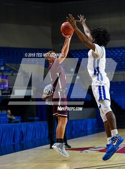Thumbnail 3 in Perryville vs. Sylvan Hills photogallery.