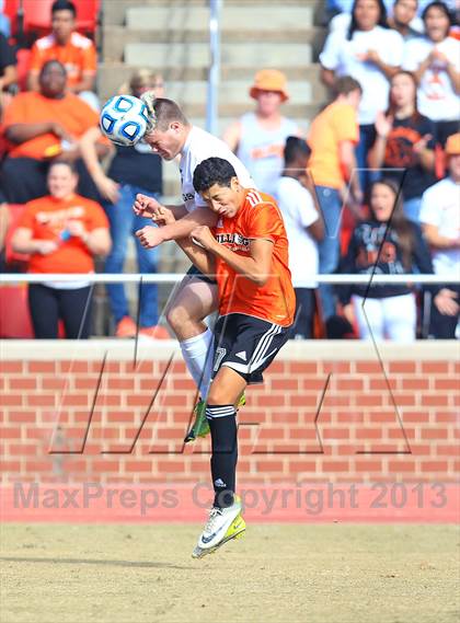 Thumbnail 3 in Wallace-Rose Hill vs. North Moore (NCHSAA 1A Final) photogallery.