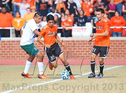 Thumbnail 2 in Wallace-Rose Hill vs. North Moore (NCHSAA 1A Final) photogallery.
