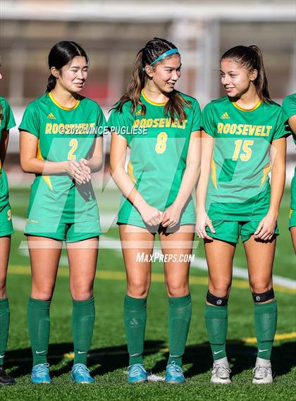 Thumbnail 2 in Seattle Prep vs. Roosevelt (WIAA 3A Semi-Final) photogallery.