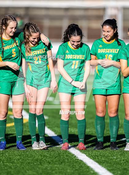 Thumbnail 3 in Seattle Prep vs. Roosevelt (WIAA 3A Semi-Final) photogallery.