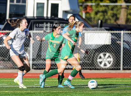 Thumbnail 3 in Seattle Prep vs. Roosevelt (WIAA 3A Semi-Final) photogallery.