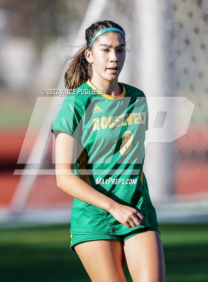 Thumbnail 3 in Seattle Prep vs. Roosevelt (WIAA 3A Semi-Final) photogallery.