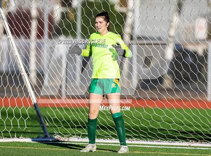 Thumbnail 3 in Seattle Prep vs. Roosevelt (WIAA 3A Semi-Final) photogallery.
