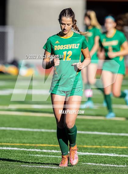Thumbnail 3 in Seattle Prep vs. Roosevelt (WIAA 3A Semi-Final) photogallery.