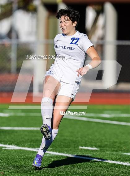Thumbnail 2 in Seattle Prep vs. Roosevelt (WIAA 3A Semi-Final) photogallery.