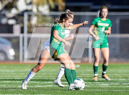 Thumbnail 2 in Seattle Prep vs. Roosevelt (WIAA 3A Semi-Final) photogallery.