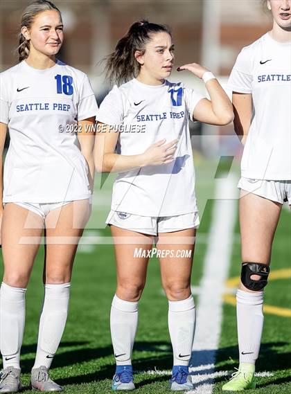 Thumbnail 2 in Seattle Prep vs. Roosevelt (WIAA 3A Semi-Final) photogallery.