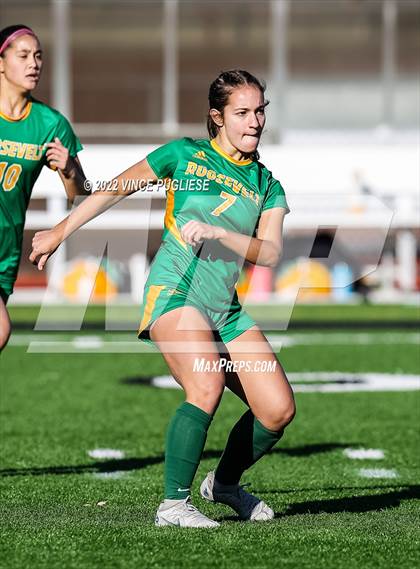 Thumbnail 2 in Seattle Prep vs. Roosevelt (WIAA 3A Semi-Final) photogallery.