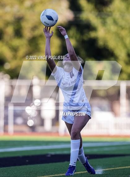 Thumbnail 1 in Seattle Prep vs. Roosevelt (WIAA 3A Semi-Final) photogallery.