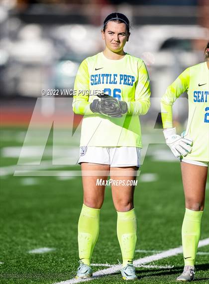 Thumbnail 2 in Seattle Prep vs. Roosevelt (WIAA 3A Semi-Final) photogallery.