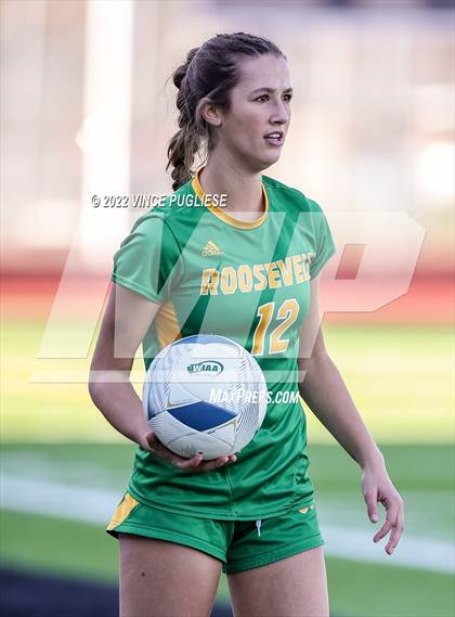 Thumbnail 3 in Seattle Prep vs. Roosevelt (WIAA 3A Semi-Final) photogallery.