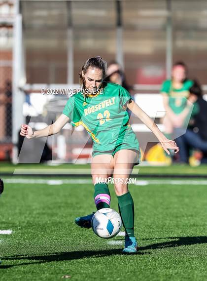 Thumbnail 2 in Seattle Prep vs. Roosevelt (WIAA 3A Semi-Final) photogallery.