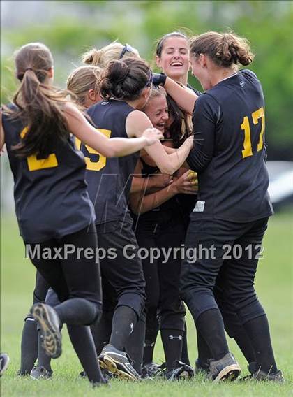 Thumbnail 3 in Sayville vs Plainedge (NYSPHSAA Class A Regional Final) photogallery.