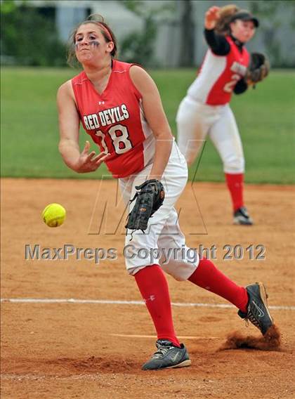 Thumbnail 1 in Sayville vs Plainedge (NYSPHSAA Class A Regional Final) photogallery.