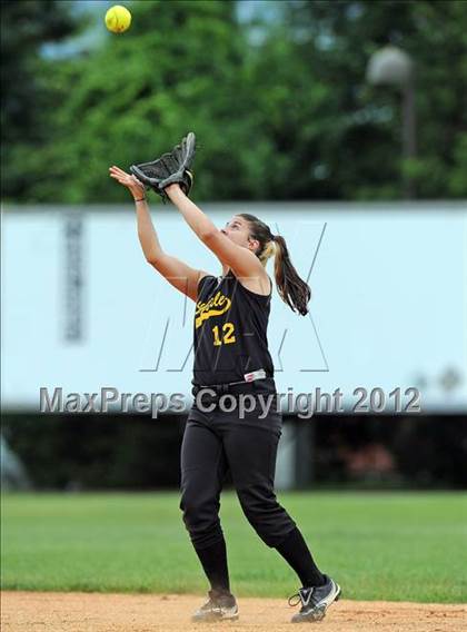 Thumbnail 1 in Sayville vs Plainedge (NYSPHSAA Class A Regional Final) photogallery.