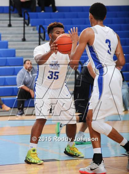 Thumbnail 2 in Mansfield Summit vs C E King (McDonald's Texas Invitational) photogallery.