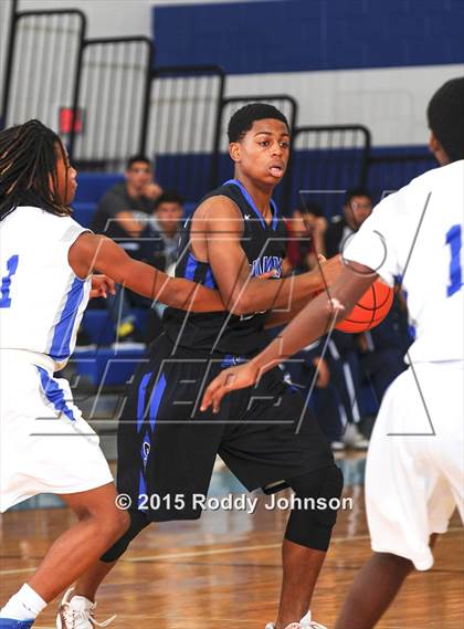 Thumbnail 2 in Mansfield Summit vs C E King (McDonald's Texas Invitational) photogallery.