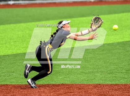 Thumbnail 2 in St. James Academy @ Shawnee Mission West photogallery.