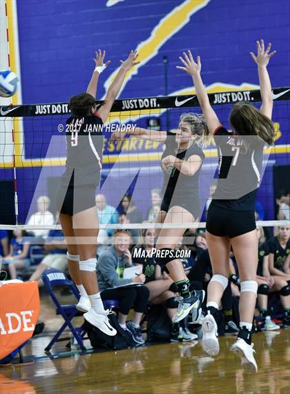 Thumbnail 2 in 'Iolani vs. Mira Costa (Durango Fall Classic) photogallery.