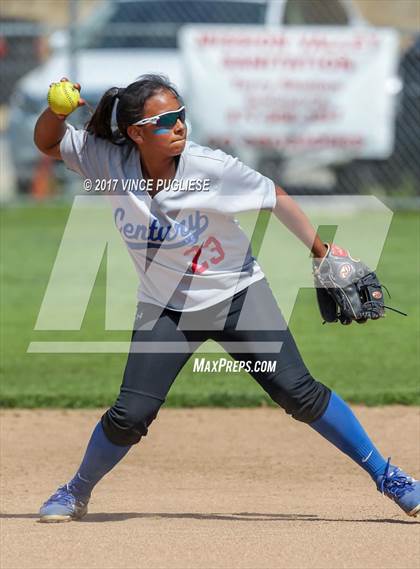 Thumbnail 3 in Century vs. Village Christian (CIF SS D7 Semifinal) photogallery.
