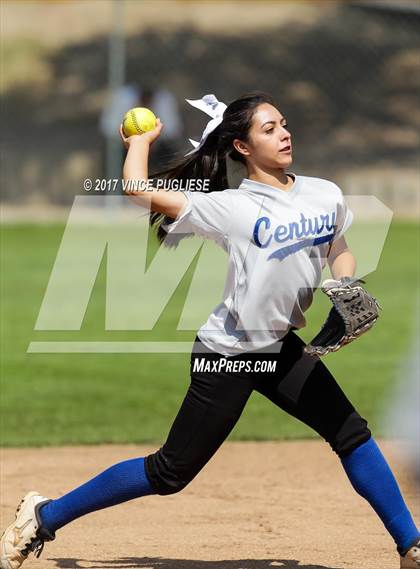 Thumbnail 1 in Century vs. Village Christian (CIF SS D7 Semifinal) photogallery.