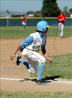Thumbnail 2 in San Ysidro vs. Mt. Carmel (58th Lions Invitational) photogallery.
