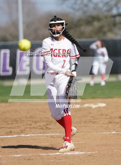 Thumbnail 1 in Belton vs. Boerne (NFCA Texas High School Leadoff Classic) photogallery.